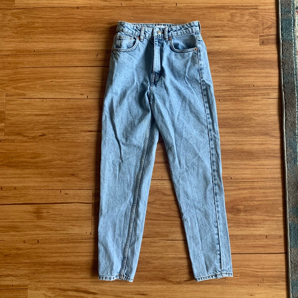 Zara high waisted light wash straight leg jeans size 2
